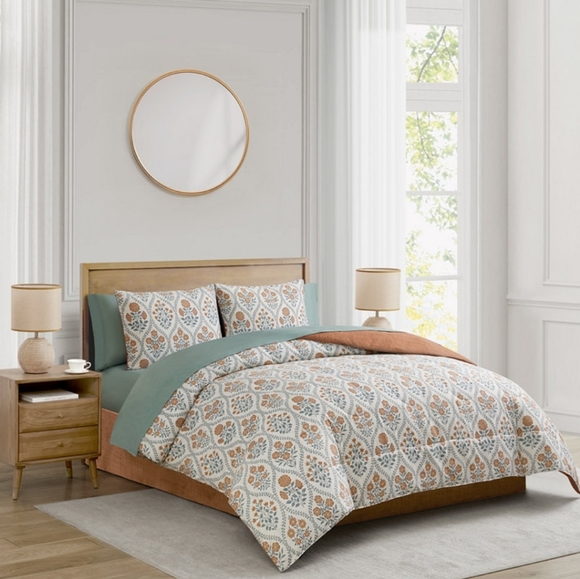 ** BRAND NEW IN BAG ** Copper Patterned Comforter 8 PC Set - Picture 4 of 8